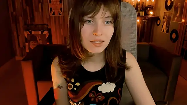 Snapshot of LolaAsmus chatting on February 5, 2026, 9:25 am LolaAsmus online show from February 5, 2026, 9:25 am