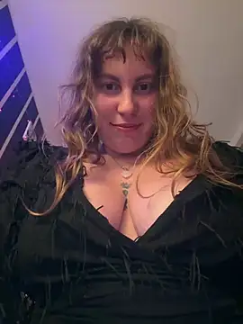 Snapshot of Yanacool007 chatting on February 17, 2025, 7:42 pm Yanacool007 online show from February 17, 2025, 7:42 pm