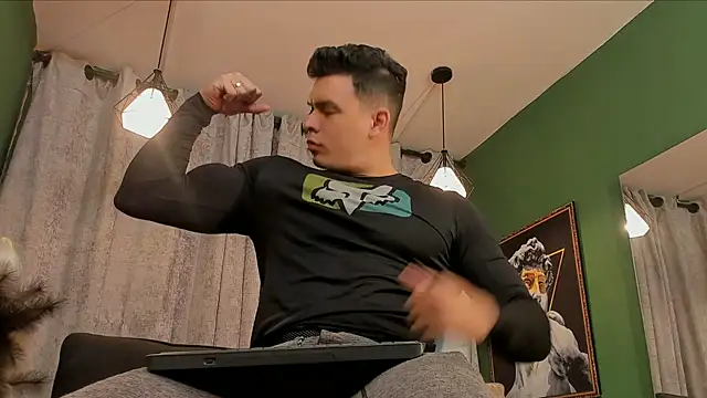 Jake Tylerr  online show from October 25, 2025, 11:32 pm