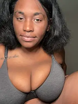 Stacy Raine online show from February 3, 2026, 11:21 pm