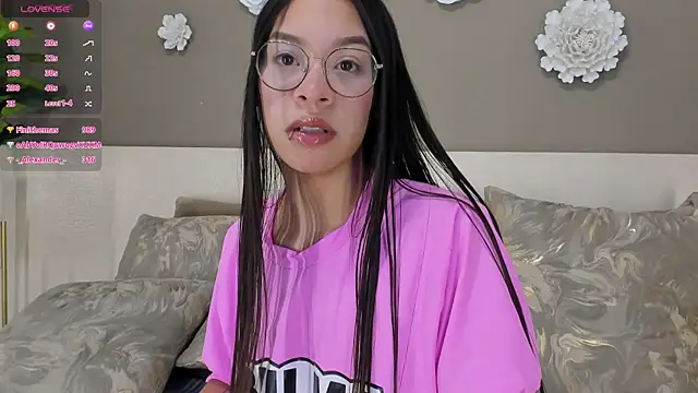 Snapshot of KimHiltton chatting on February 12, 2025, 9:42 am KimHiltton online show from February 12, 2025, 9:42 am