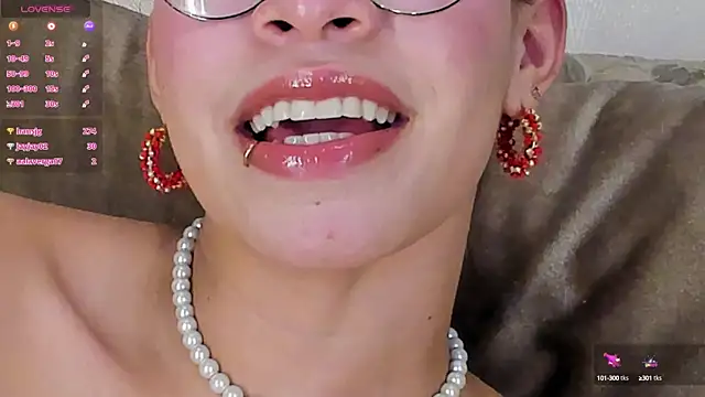 Snapshot of KimHiltton chatting on February 14, 2025, 9:56 am KimHiltton online show from February 14, 2025, 9:56 am