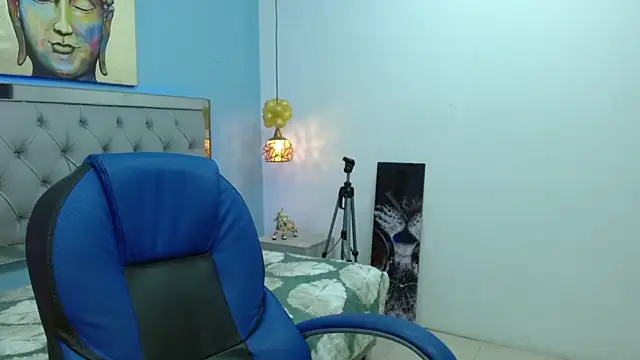 Snapshot of JackSwan18 chatting on December 22, 2024, 2:06 pm JackSwan18 online show from December 22, 2024, 2:06 pm