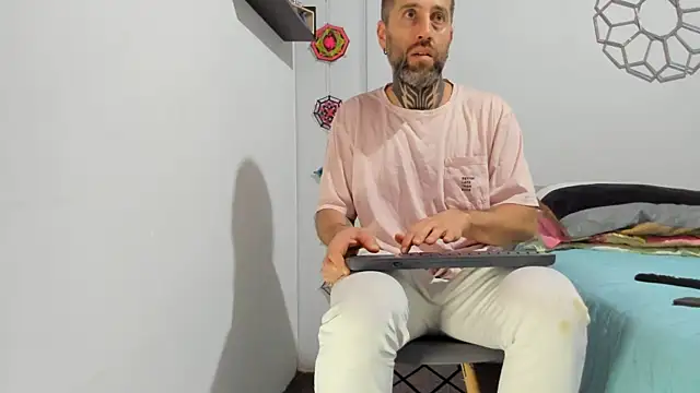 Antoniohot2024 online show from February 26, 2025, 12:14 pm