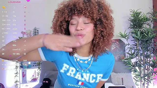 Snapshot of natty_romanof_18 chatting on January 23, 2025, 3:32 pm natty romanof 18 online show from January 23, 2025, 3:32 pm