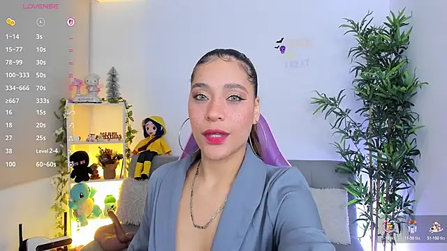 natty romanof 18 online show from November 28, 2025, 11:02 am