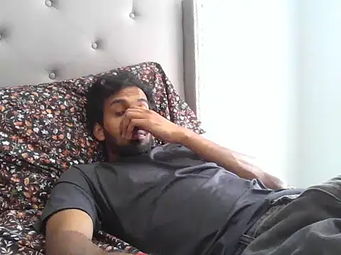 Snapshot of skinny__boy__ chatting on February 25, 2026, 7:45 pm skinny boy online show from February 25, 2026, 7:45 pm