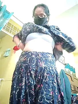 Snapshot of heenage chatting on February 3, 2025, 4:04 am heenage online show from February 3, 2025, 4:04 am