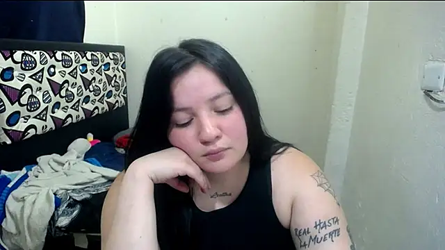 Snapshot of shopyymessyy chatting on April 29, 2026, 8:37 pm shopyymessyy online show from April 29, 2026, 8:37 pm
