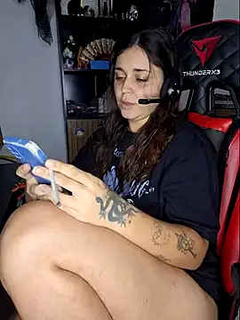 luuhcat09 online show from October 19, 2025, 10:21 pm