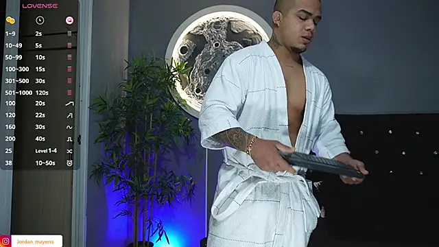 Snapshot of jordan_mayers02 chatting on February 19, 2026, 11:06 am jordan mayers02 online show from February 19, 2026, 11:06 am