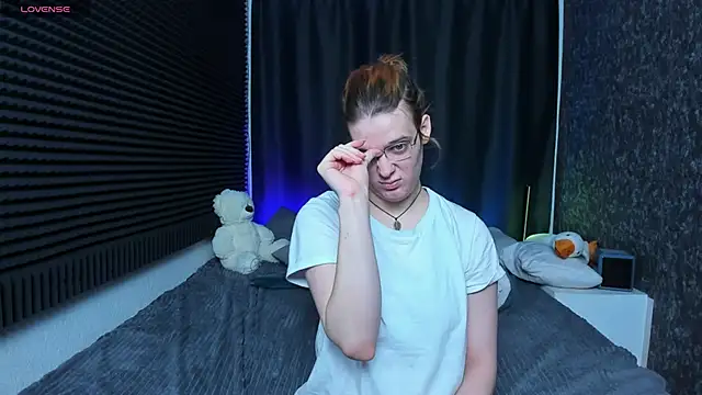 KIKI Krash online show from February 20, 2025, 1:30 pm