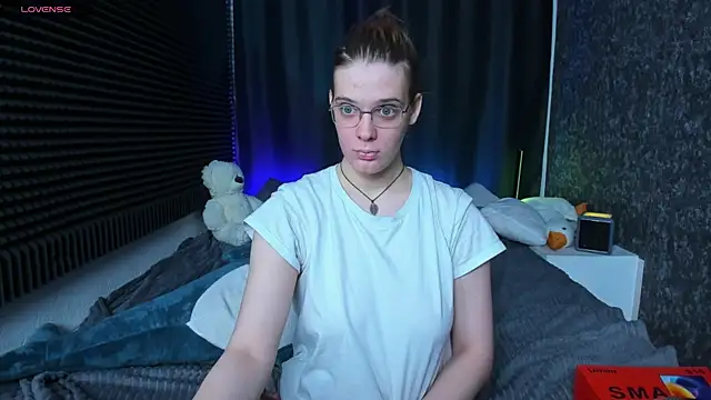 KIKI Krash online show from February 21, 2025, 10:39 am