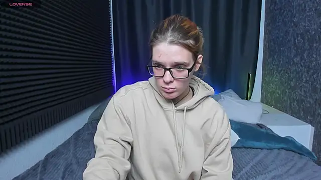 KIKI Krash online show from February 25, 2025, 10:26 am