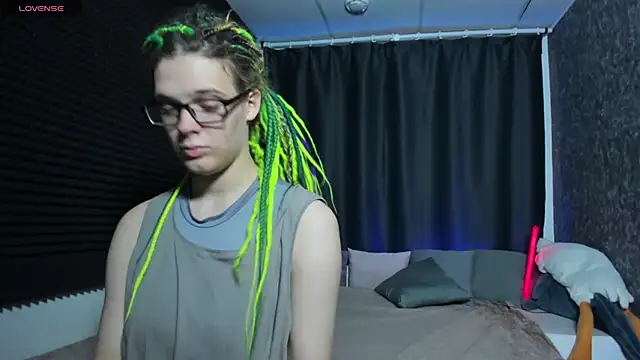 KIKI Krash online show from September 27, 2025, 9:47 am