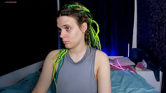 KIKI Krash online show from November 21, 2025, 10:03 am