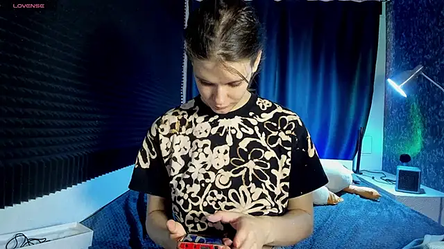 KIKI Krash online show from March 8, 2026, 10:08 am