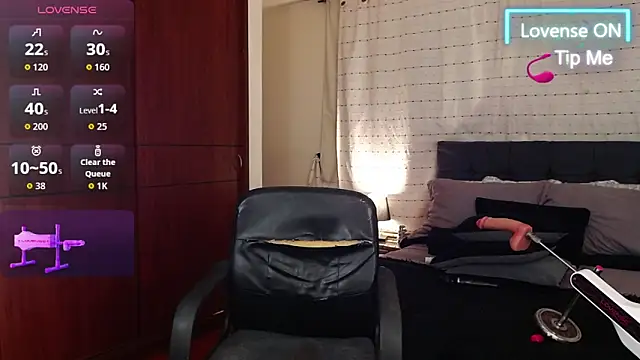 Hornymoan online show from February 3, 2026, 10:48 pm