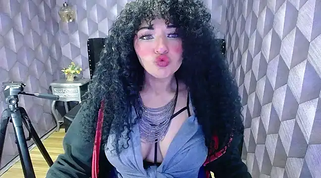 Sofiacowperx online show from February 8, 2025, 2:27 pm