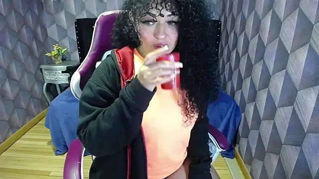 Sofiacowperx online show from February 13, 2025, 12:54 pm