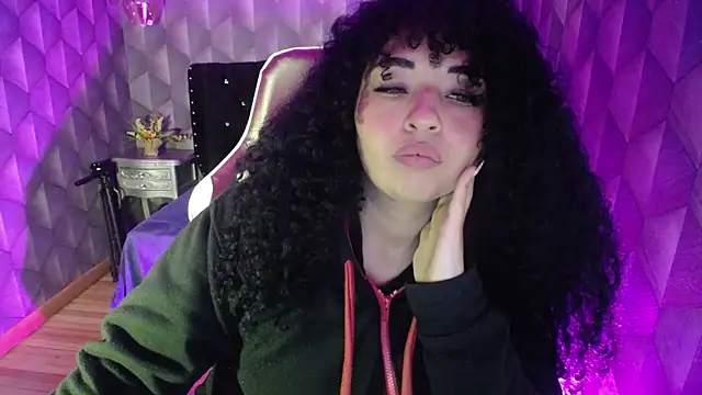 Sofiacowperx online show from February 27, 2025, 3:37 pm