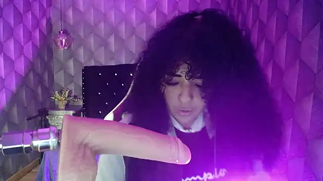 Sofiacowperx online show from February 28, 2025, 4:20 pm