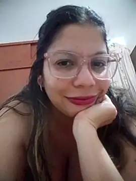 Carliina Soussa online show from April 8, 2026, 11:27 pm