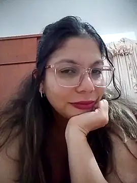 Carliina Soussa online show from April 13, 2026, 5:02 am