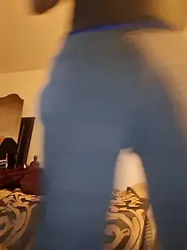 bigboytoy912 online show from April 14, 2026, 2:50 am