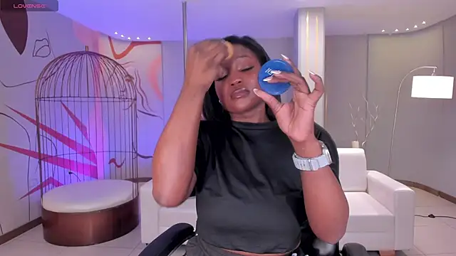 SavannahStorm online show from November 28, 2025, 12:52 pm