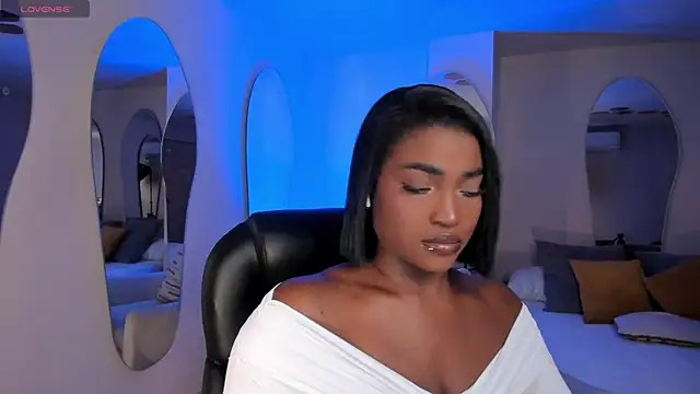 SavannahStorm online show from April 11, 2026, 12:20 pm