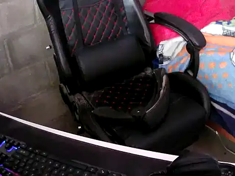 Snapshot of el_flaco_tj chatting on November 24, 2025, 4:40 pm el flaco tj online show from November 24, 2025, 4:40 pm