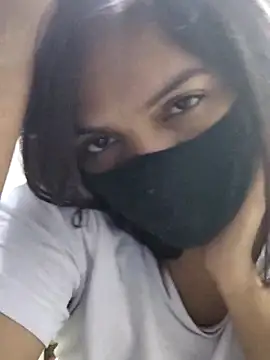 illay love online show from November 17, 2025, 4:57 pm