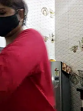 Snapshot of illay_love chatting on March 19, 2026, 2:10 pm illay love online show from March 19, 2026, 2:10 pm