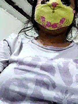 Snapshot of illay_love chatting on March 25, 2026, 3:23 am illay love online show from March 25, 2026, 3:23 am