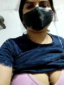 Snapshot of illay_love chatting on March 25, 2026, 4:13 pm illay love online show from March 25, 2026, 4:13 pm