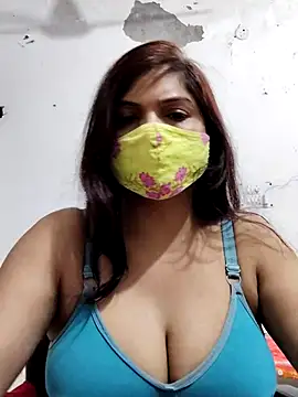 Snapshot of illay_love chatting on April 10, 2026, 6:29 am illay love online show from April 10, 2026, 6:29 am