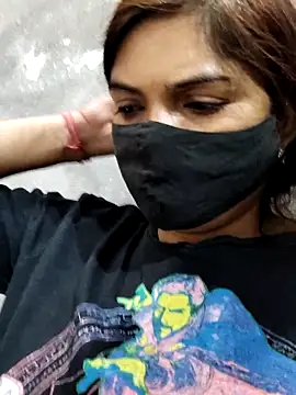 Snapshot of illay_love chatting on April 11, 2026, 6:51 am illay love online show from April 11, 2026, 6:51 am