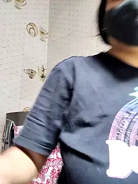 Snapshot of illay_love chatting on April 12, 2026, 3:11 am illay love online show from April 12, 2026, 3:11 am