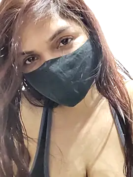 Snapshot of illay_love chatting on April 14, 2026, 5:52 pm illay love online show from April 14, 2026, 5:52 pm