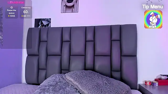 Sophia Lemos online show from February 7, 2025, 1:53 pm