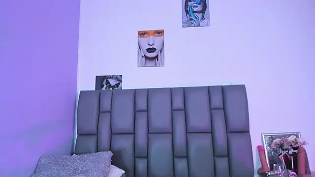 Sophia Lemos online show from March 7, 2025, 4:44 pm