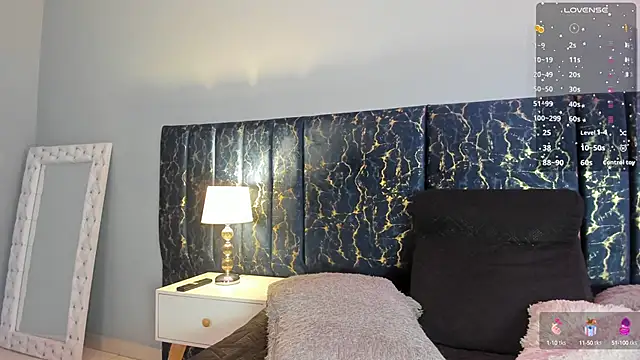 Sophia Lemos online show from September 23, 2025, 1:36 pm