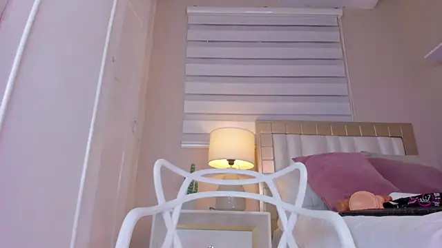 Snapshot of zoe_sky_ chatting on February 16, 2025, 12:21 pm zoe sky online show from February 16, 2025, 12:21 pm