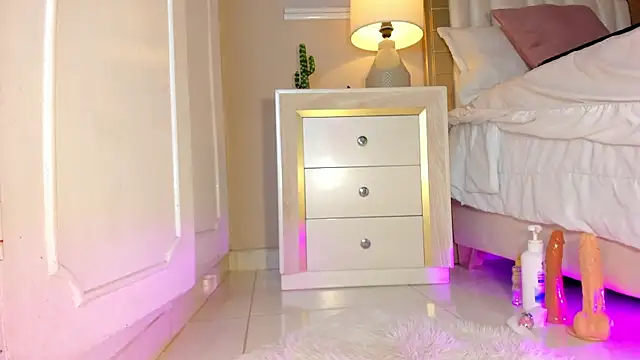 Snapshot of zoe_sky_ chatting on March 11, 2025, 5:46 pm zoe sky online show from March 11, 2025, 5:46 pm