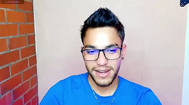 Leandro valenzuela online show from March 12, 2025, 9:03 pm