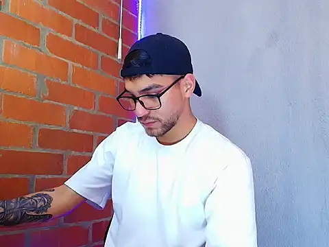 Leandro valenzuela online show from September 29, 2025, 5:40 pm