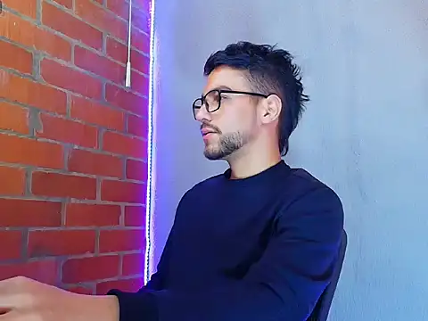 Leandro valenzuela online show from October 8, 2025, 6:49 pm