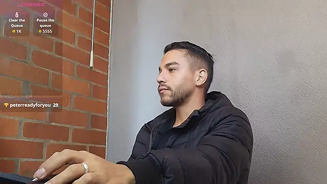 Leandro valenzuela online show from April 6, 2026, 2:40 pm