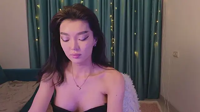 AudreyMell online show from January 13, 2025, 2:32 pm